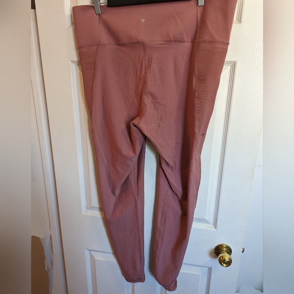 Old Navy dusty rose sculpt leggings - Picture 2 of 4